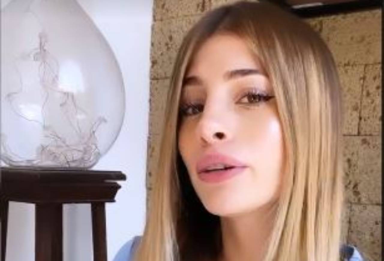 Chiara Nasti durante le dichiarazioni