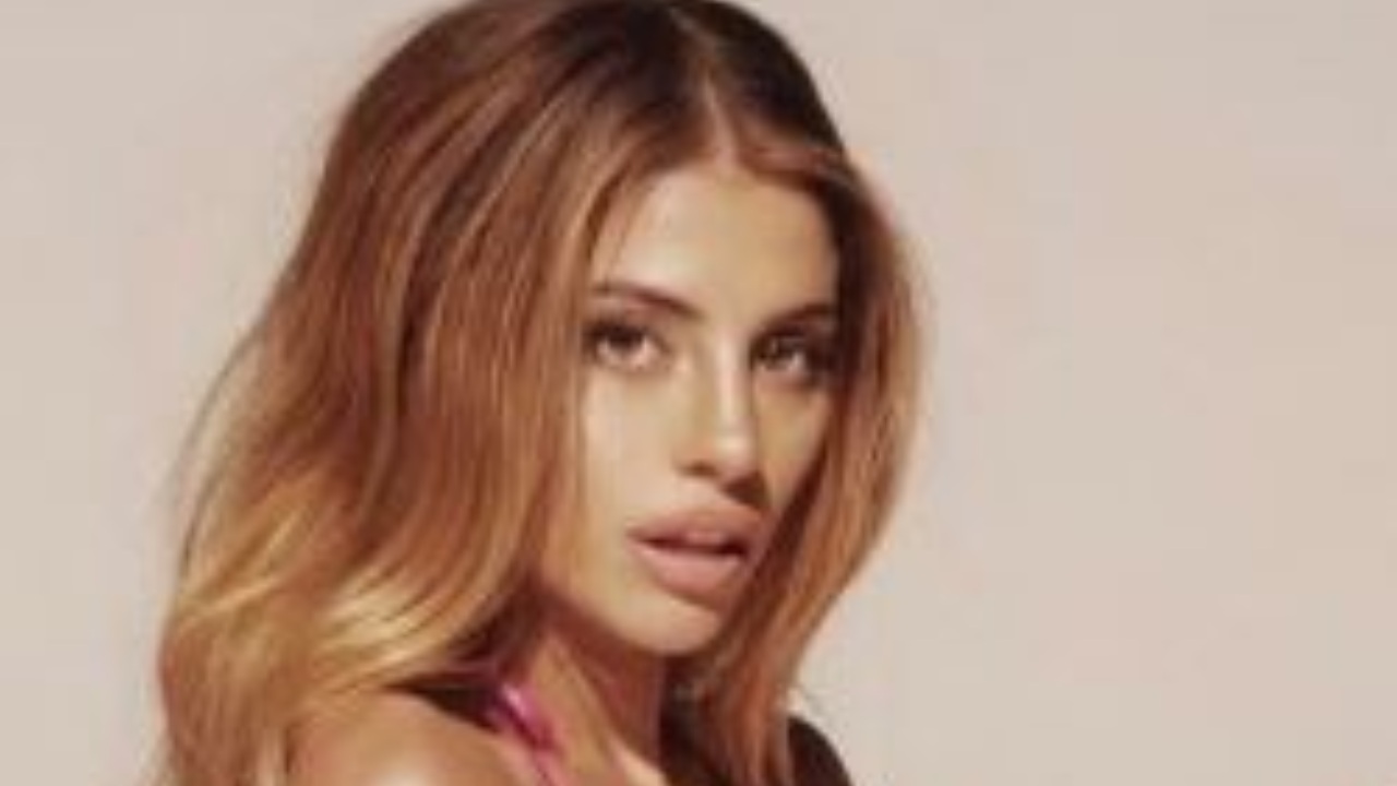 Chiara Nasti Le Iene Gambe Spacco