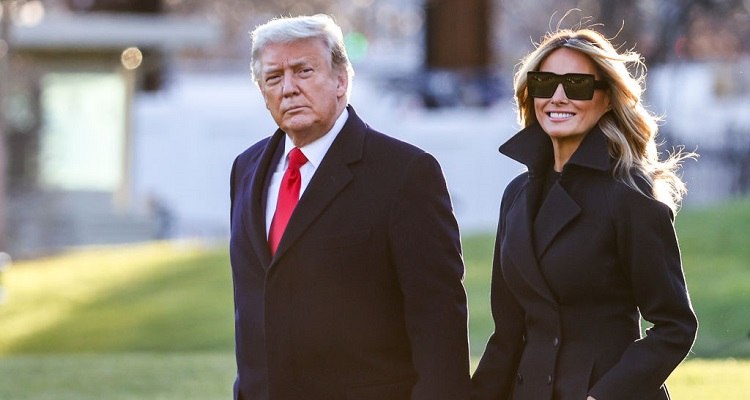 Donald e Melania Trump per mano