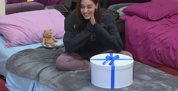 Giulia riceve il vestito