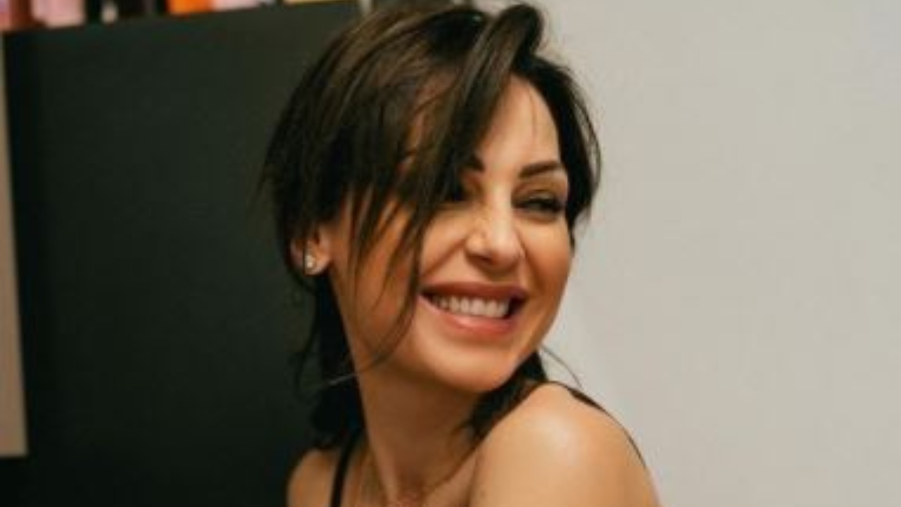 Anna Tatangelo Giacca Aperta