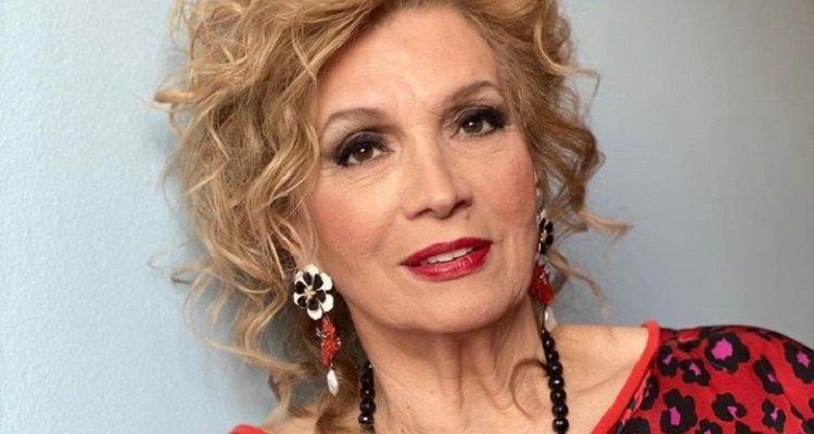 Iva Zanicchi sorriso