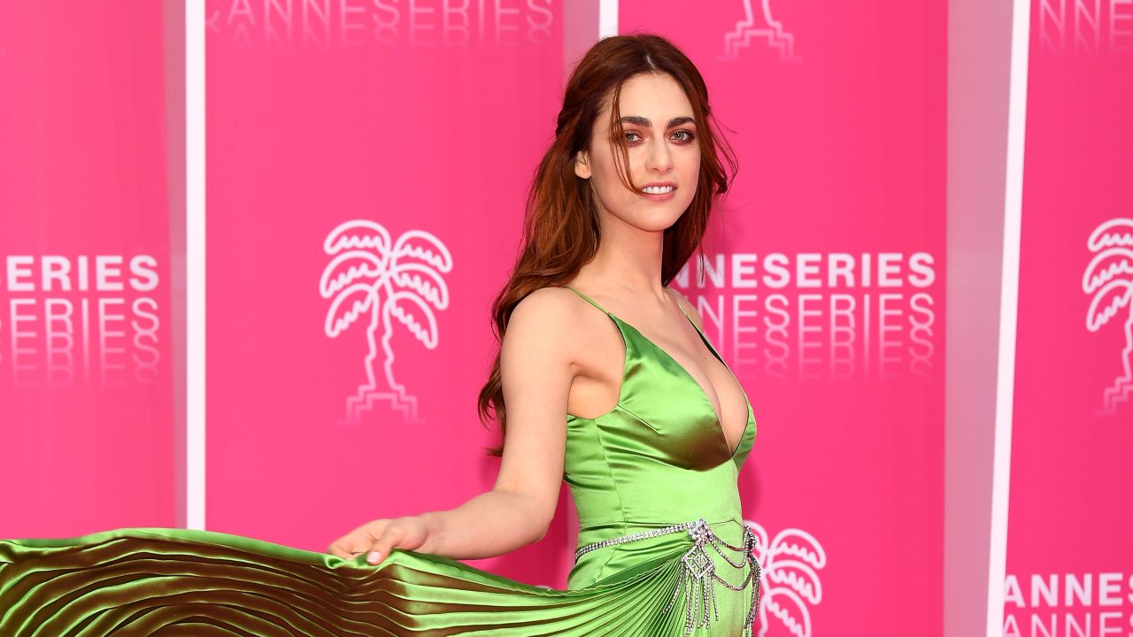 Miriam Leone in posa