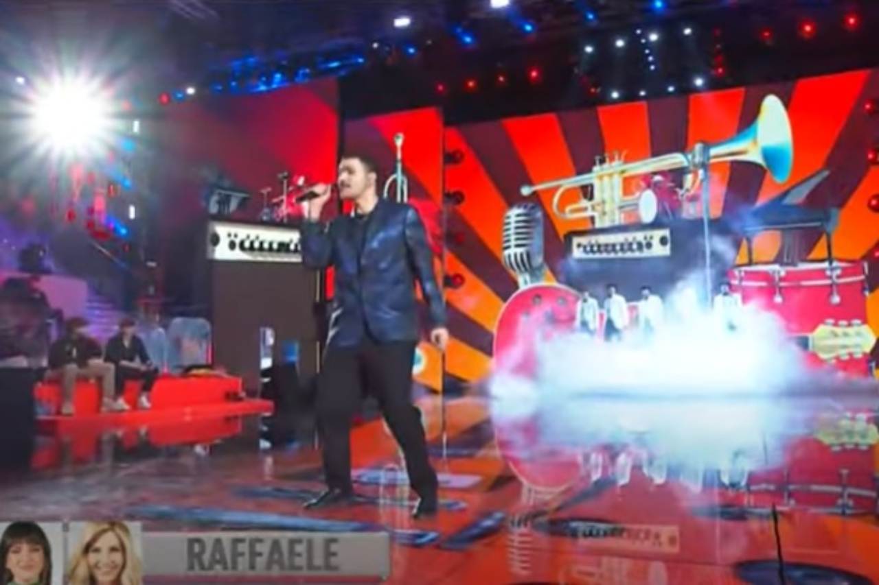 Raffaele canta a Amici 20