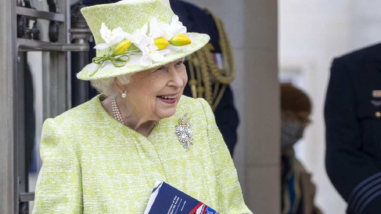 Regina Elisabetta felice