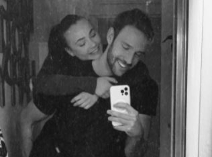 Rosalinda e Andrea, selfie in bianco e nero