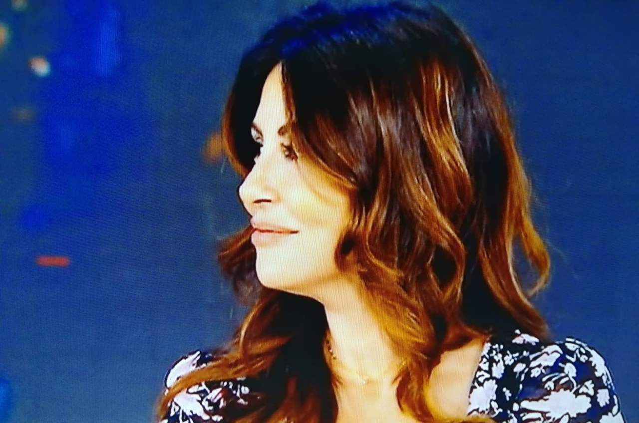 Sabrina Ferilli sorridente a Verissimo