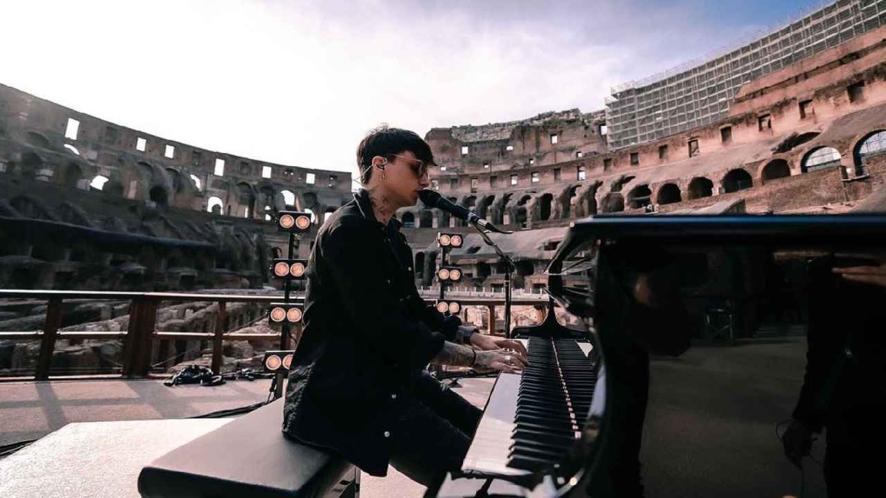 Ultimo al pianoforte