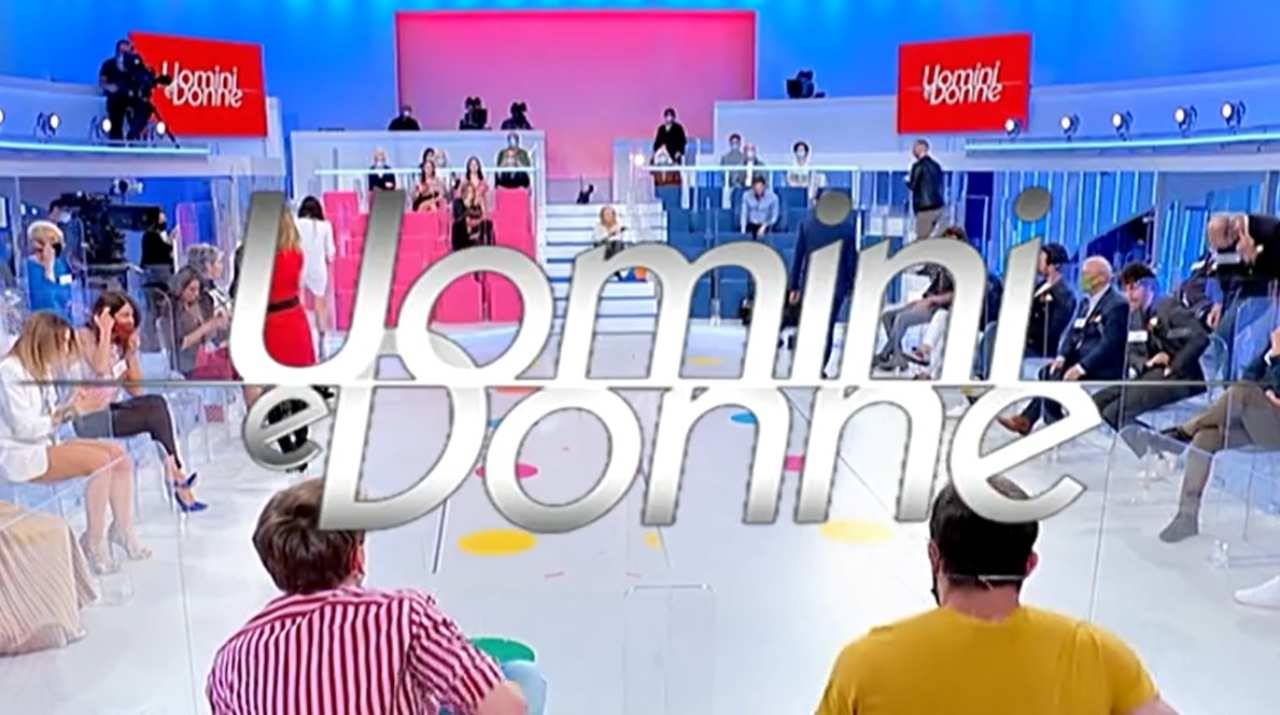 Uomini e Donne logo