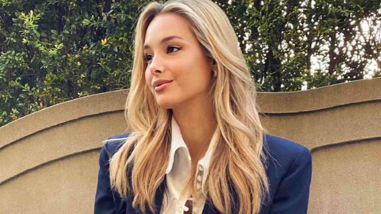 Viky Varga pensierosa