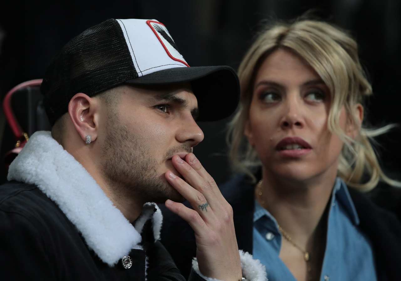 Wanda Nara e Mauro Icardi mentre parlano