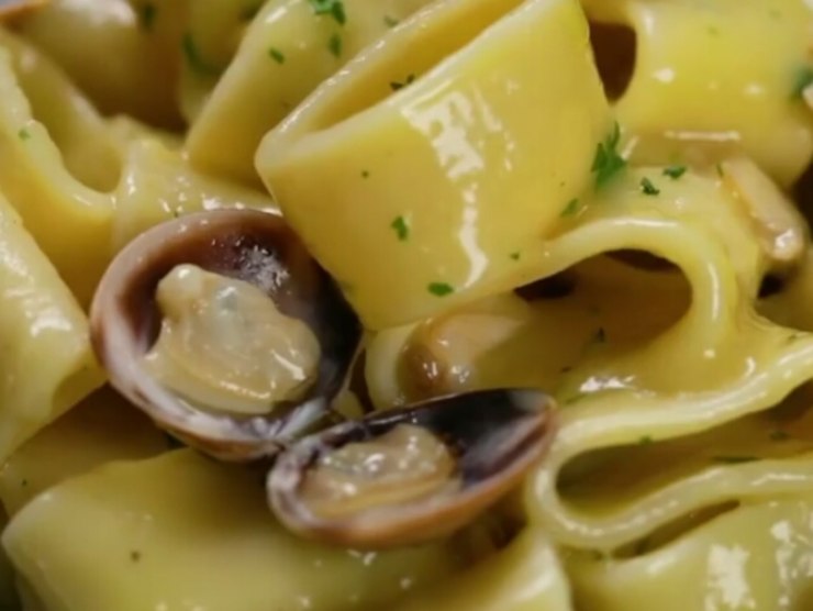 calamarata con vongole