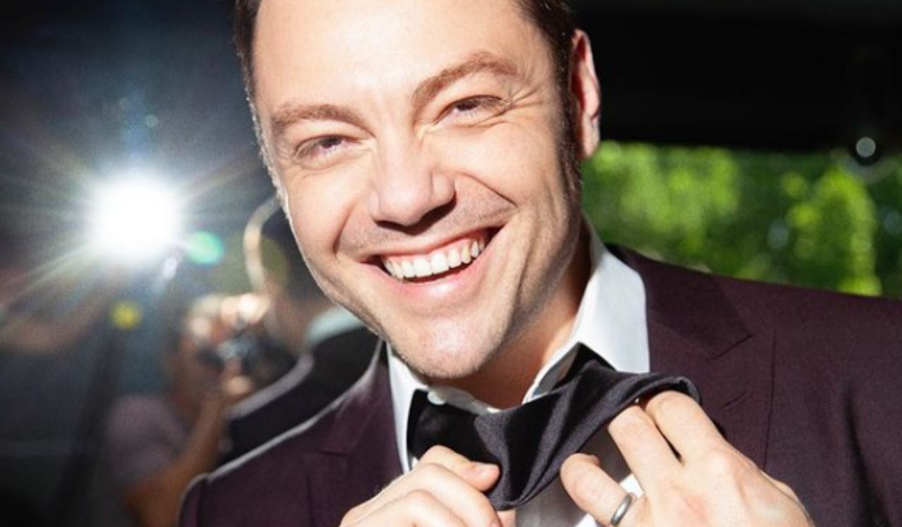 tiziano ferro sorride