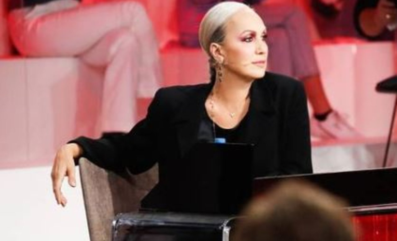 Alessandra Celentano annuncia guanto di sfida