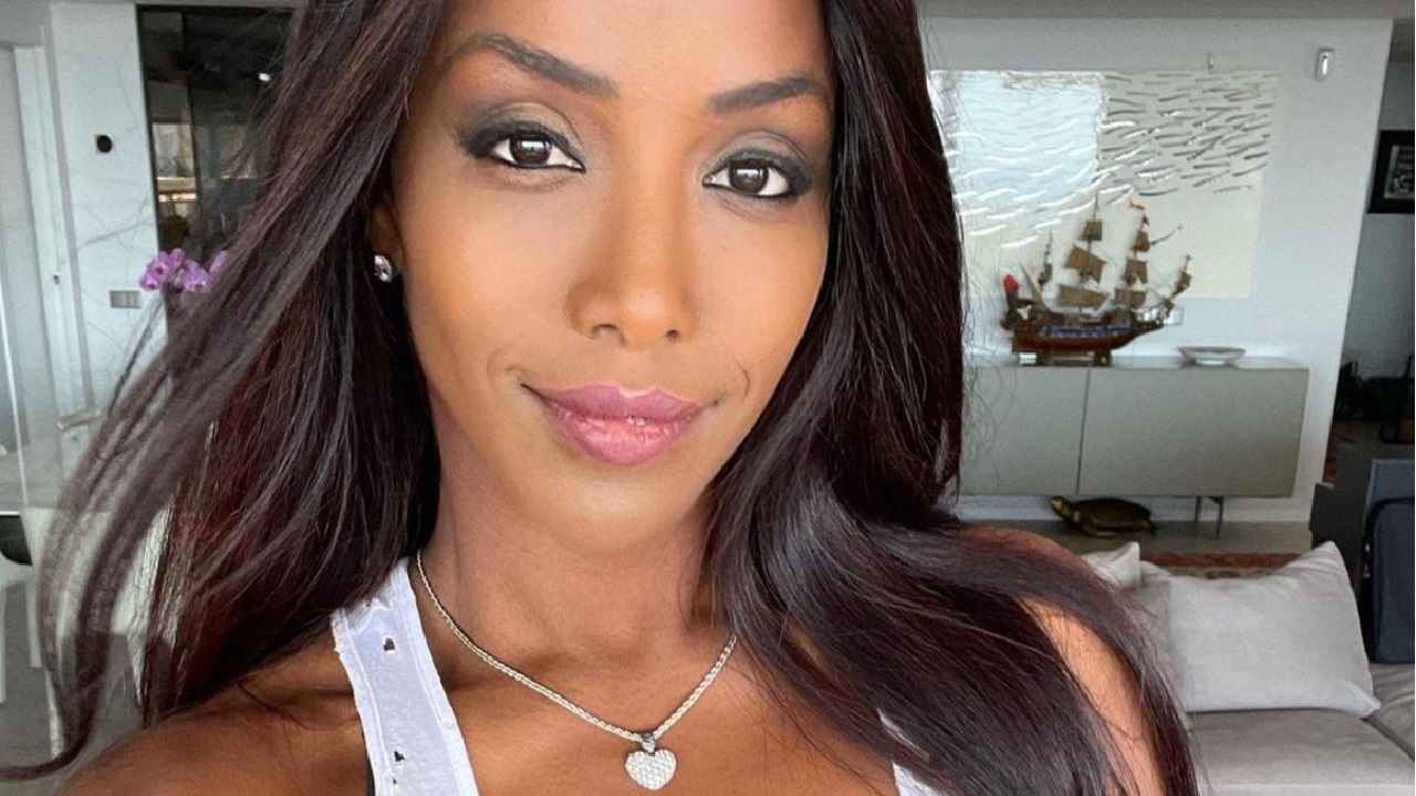 Ainett Stephens sfogo social