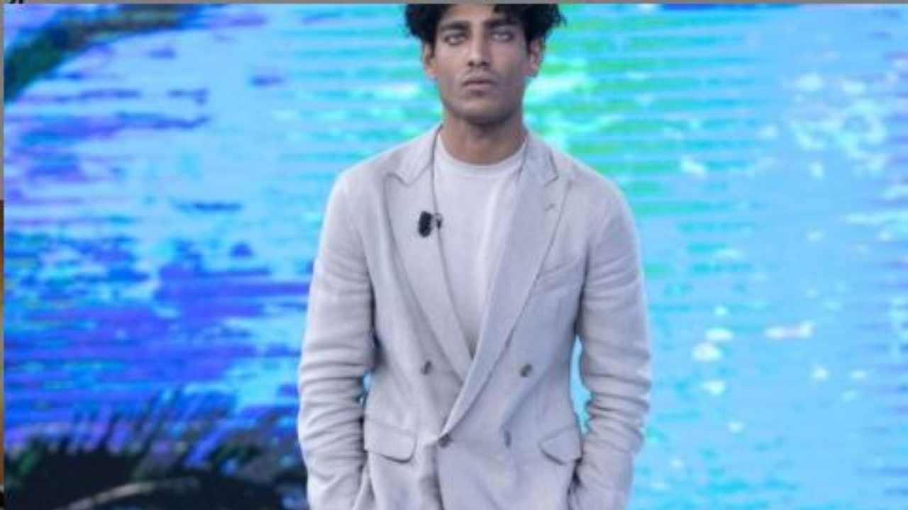 Isola dei Famosi, Akash ex naufrago