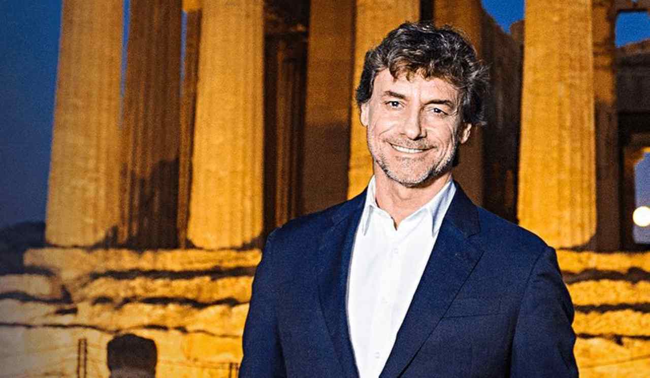 Alberto Angela in primo piano