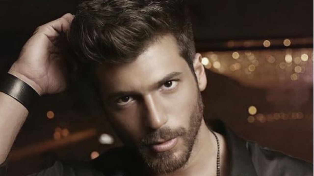 Can Yaman invaso dai fan