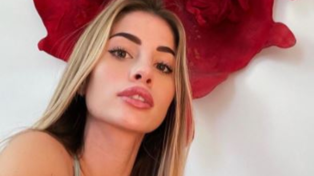 Chiara Nasti Curve Esplosive