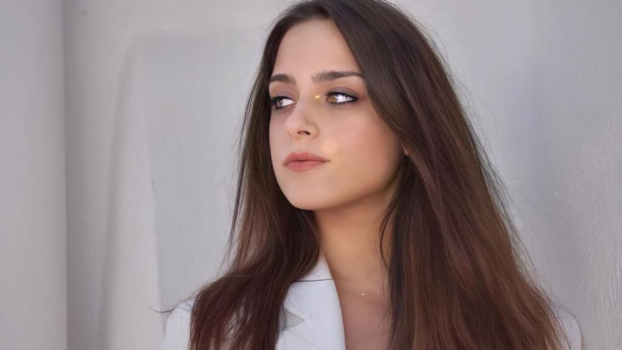 Chiara Pia Aurora sguardo pensieroso