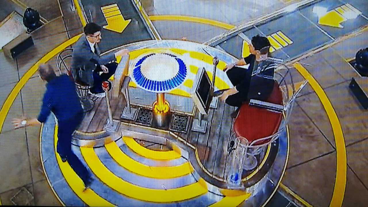 Avanti un Altro Bonolis urla in studio