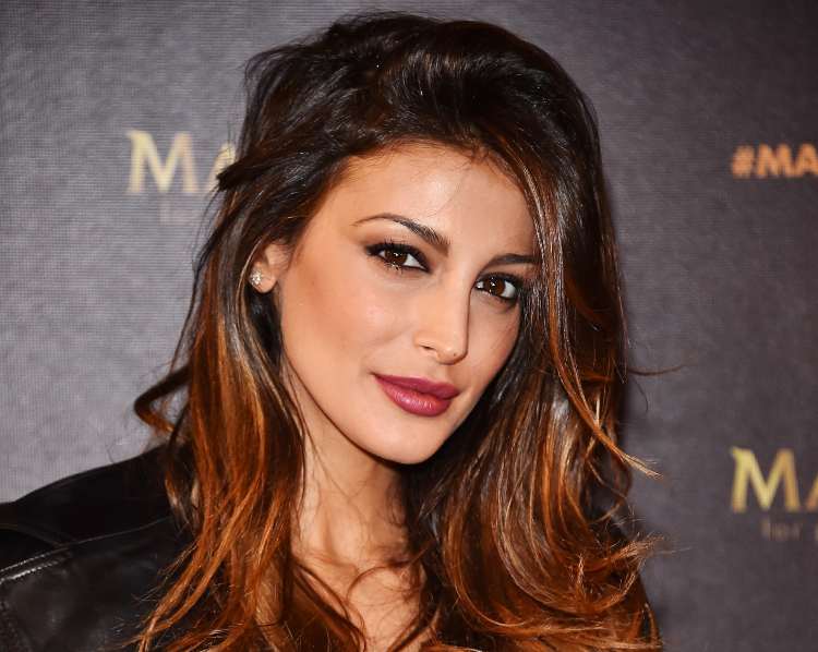 Cristina Buccino in primo piano