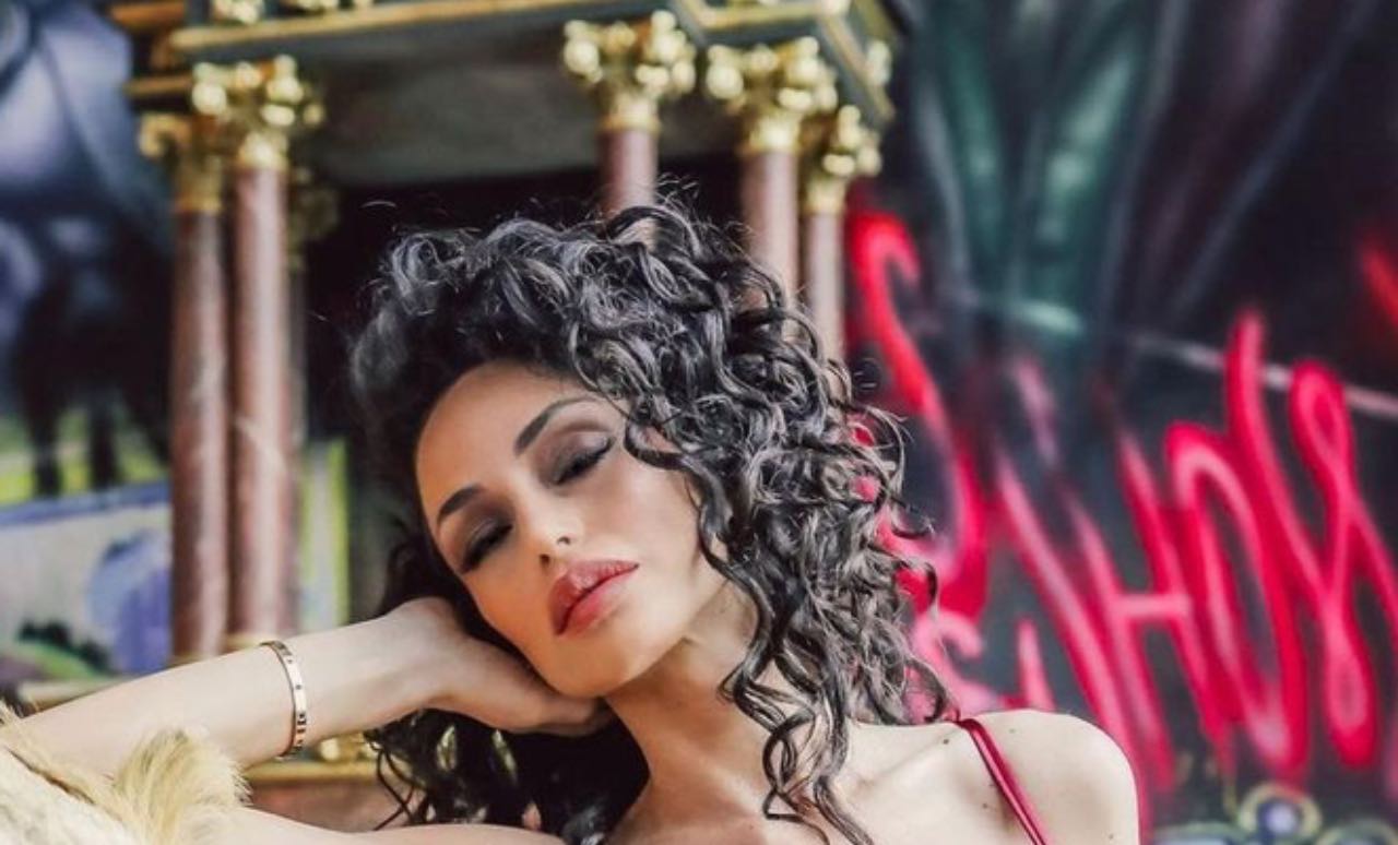 Raffaella Fico in intimo