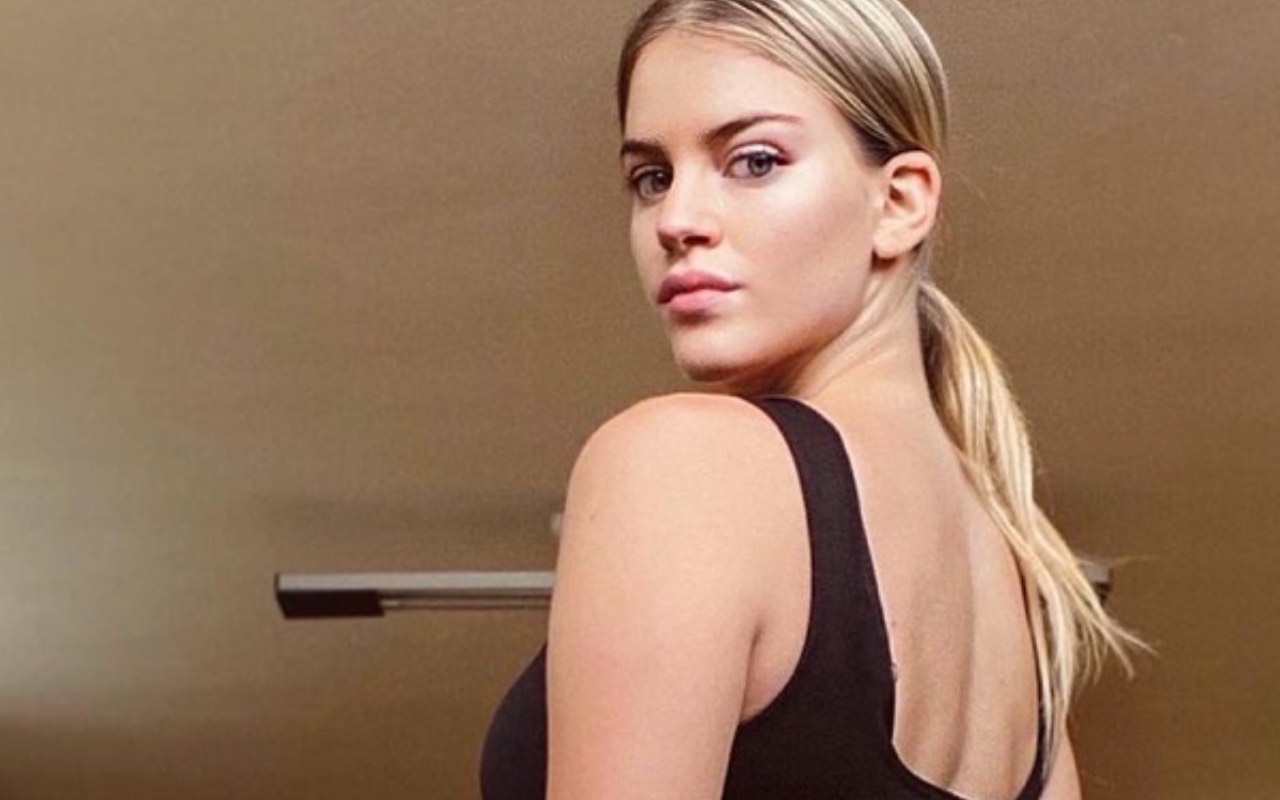 Sara Croce di spalle