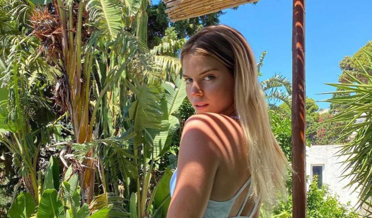 Sara Croce di spalle