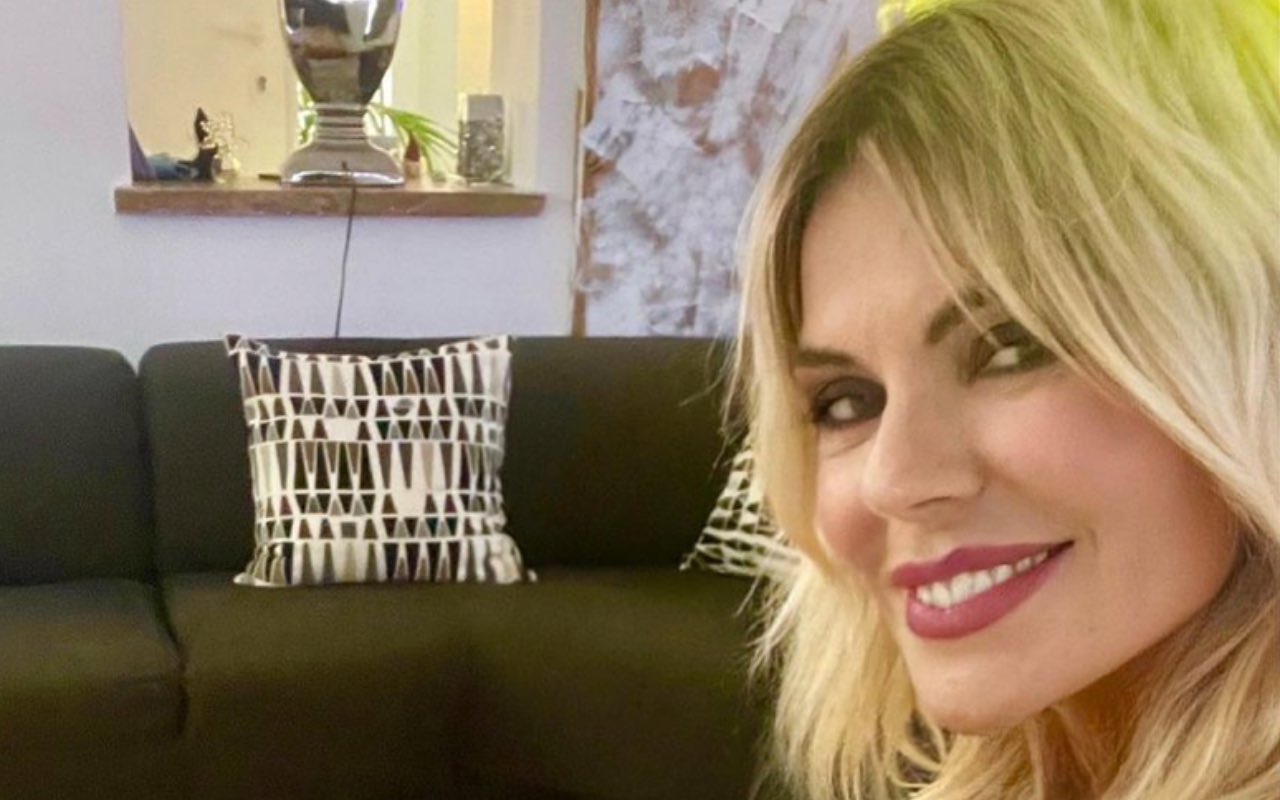 Matilde Brandi sorridente