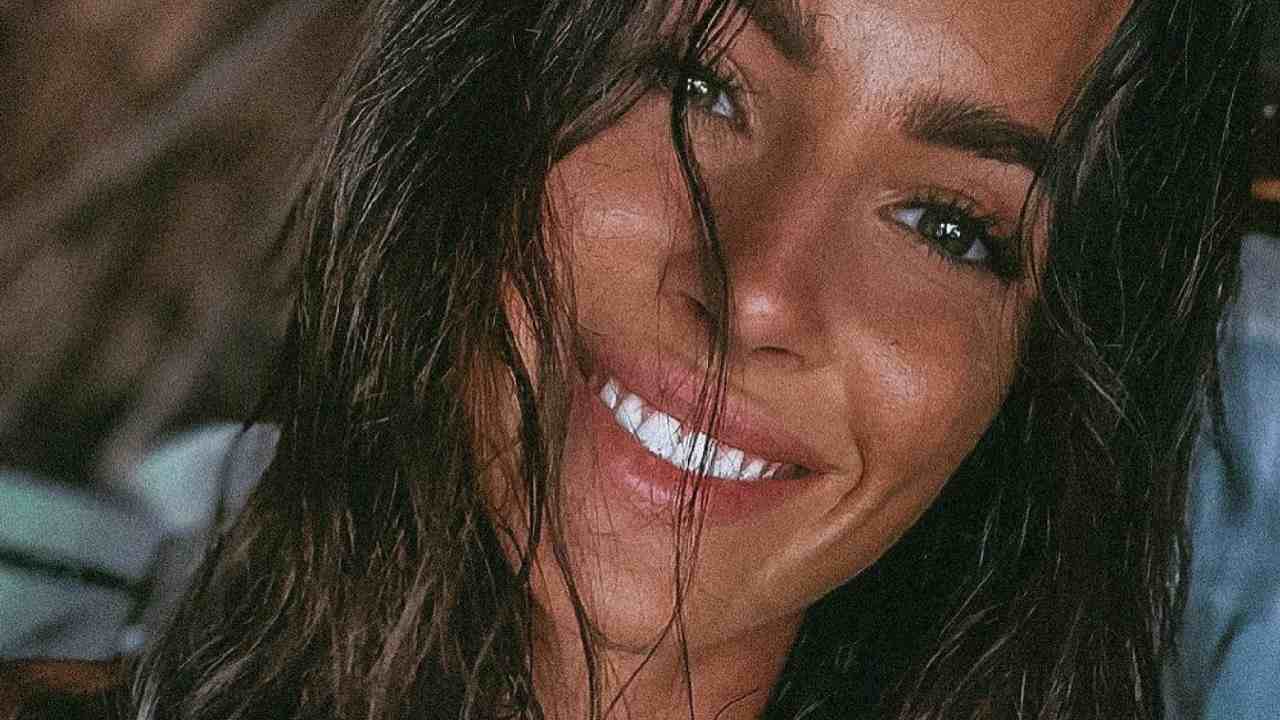 Lucia Javorcekova sorriso