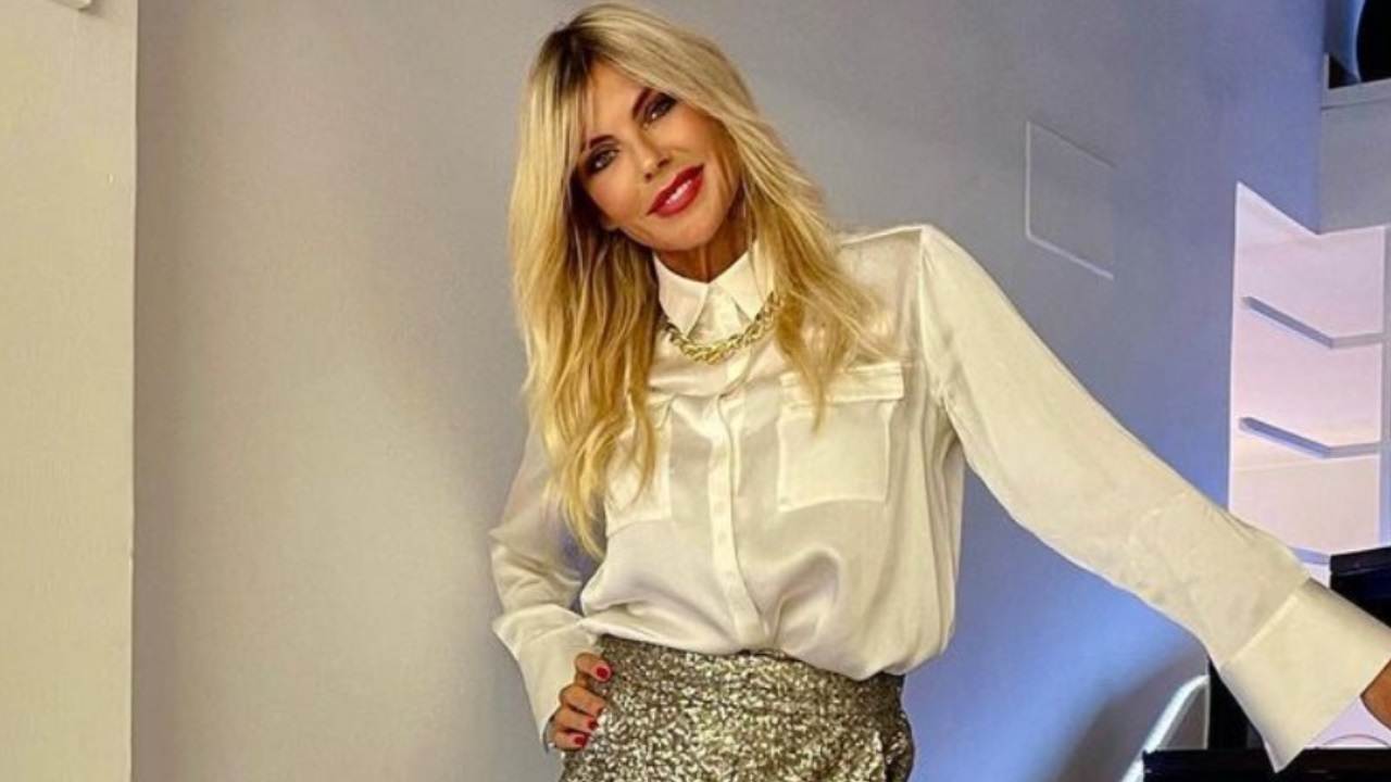 Matilde Brandi sorridente