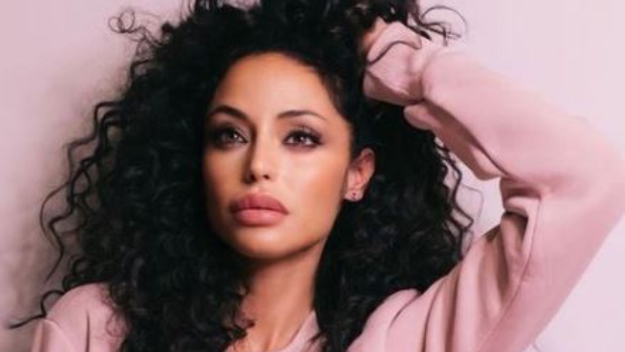 Raffaella Fico Stanza Rosa Vestito