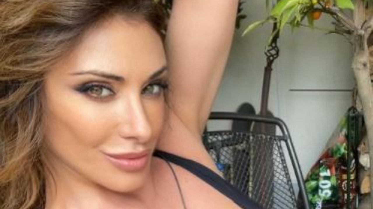 Sabrina Salerno Bikini Bianco Estate