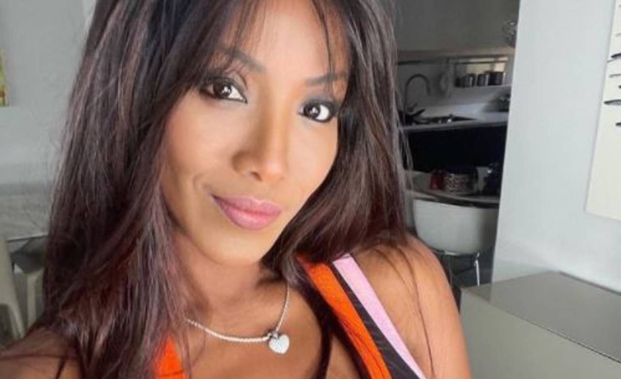 Ainett Stephens primo piano sorriso