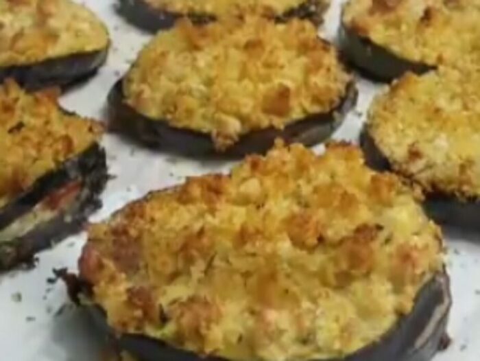 Cotolette croccanti di melanzane cotte al forno: ricetta facile e ghiotta