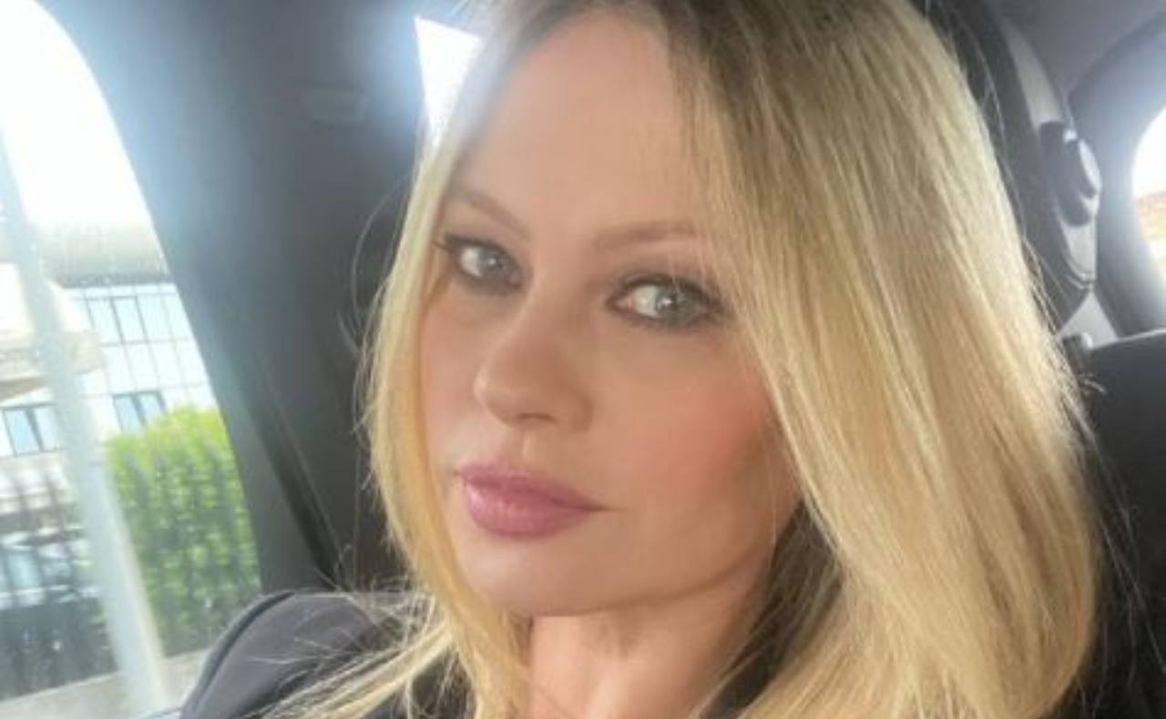 Anna Falchi primo piano