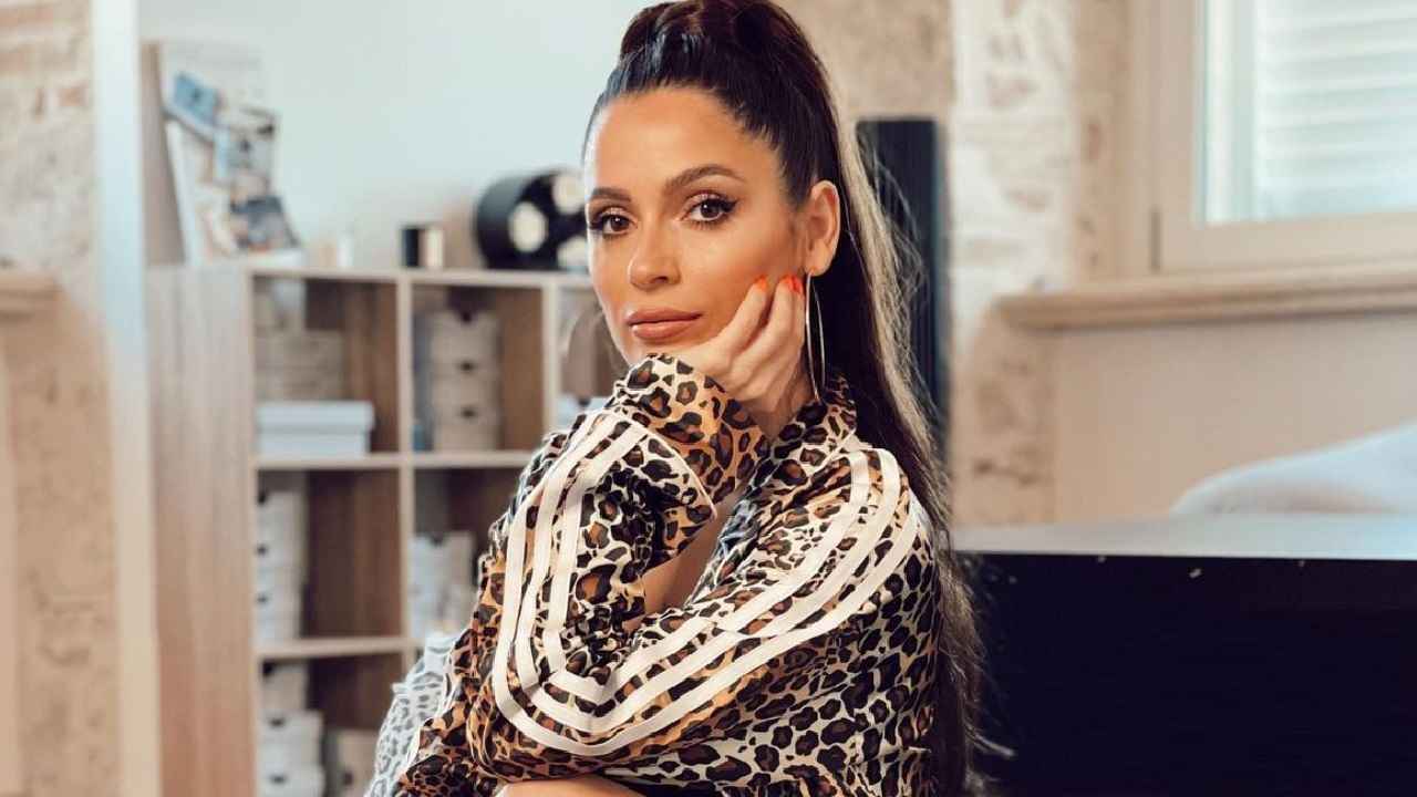 Alessia Macari seria