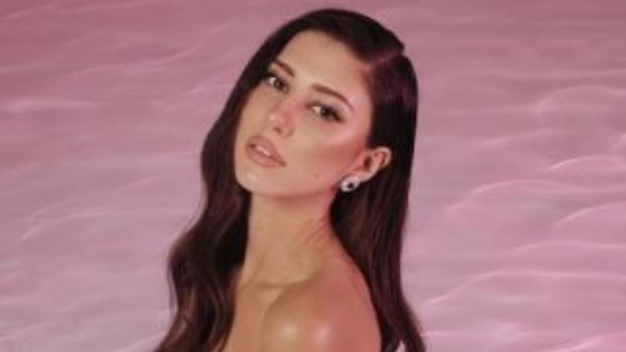 Angela Nasti Bikini Esplosiva