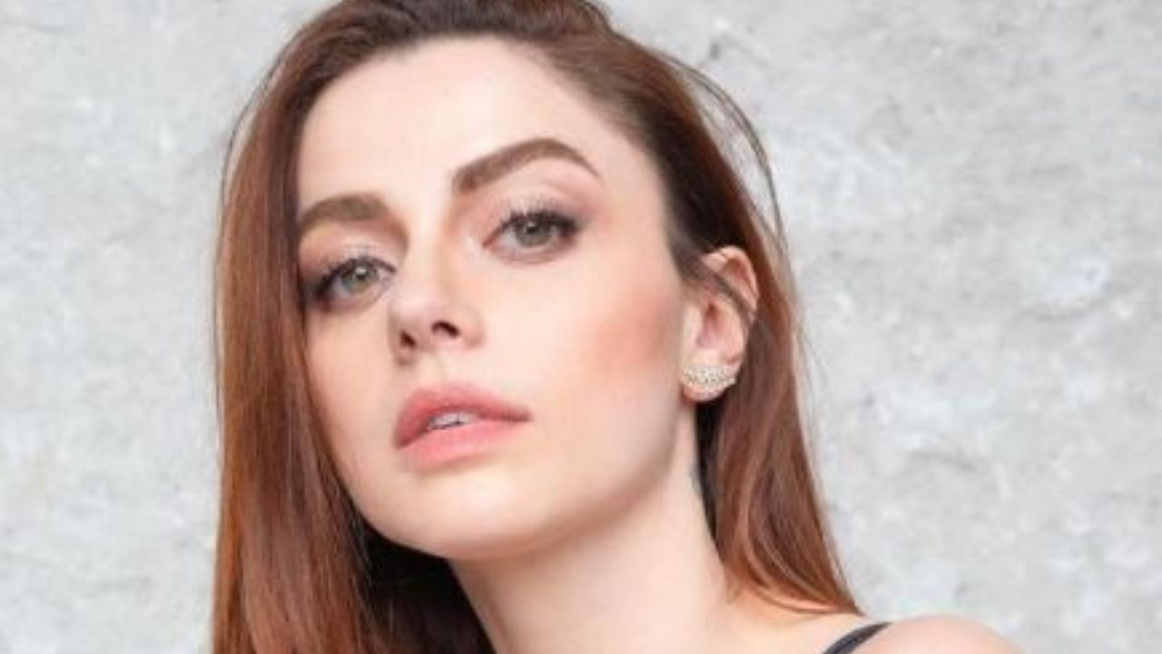 Annalisa In Metro Milano