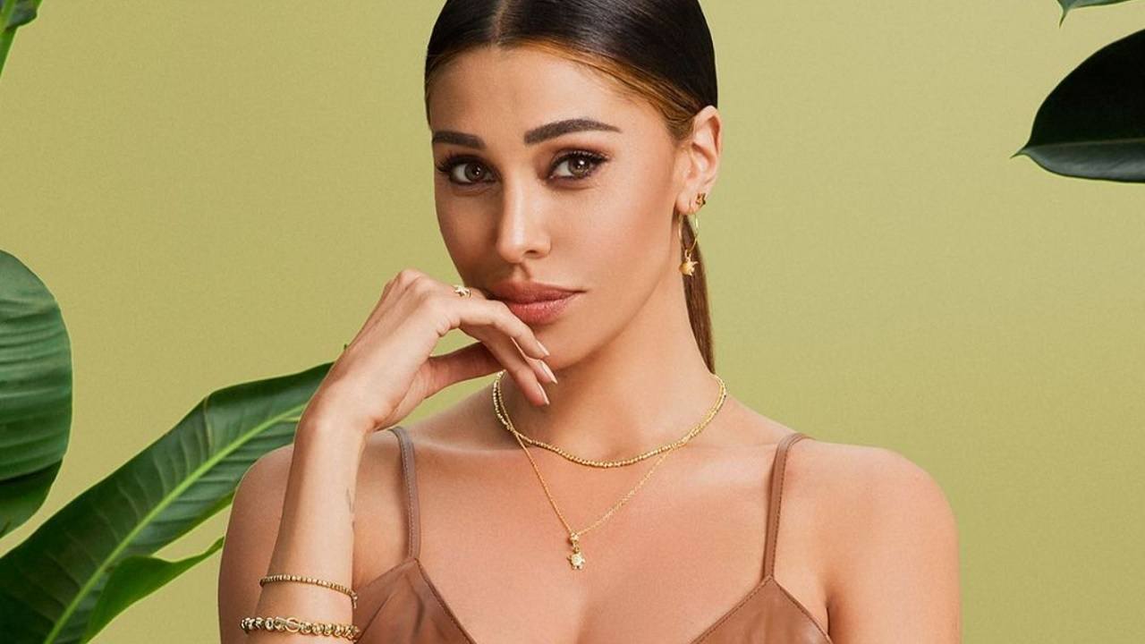 Belen Rodriguez in posa