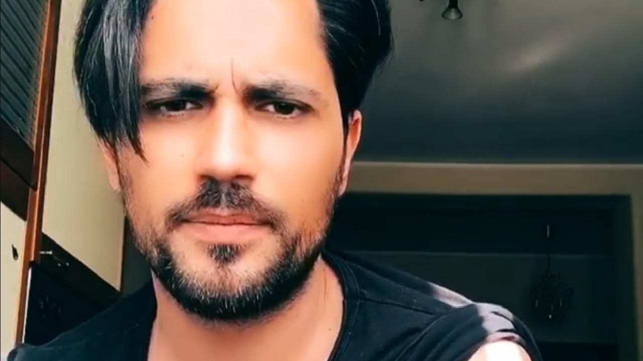 Biagio D'anelli serio