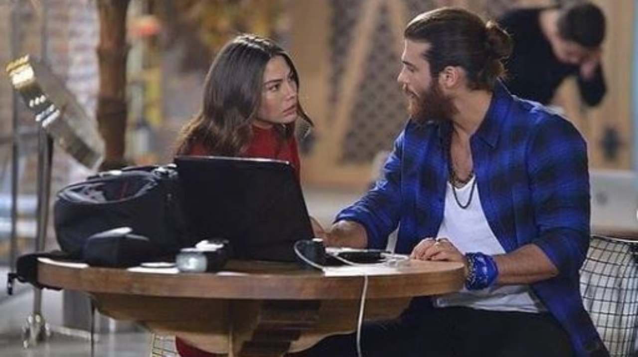Can Yaman e Demet Ozdemir