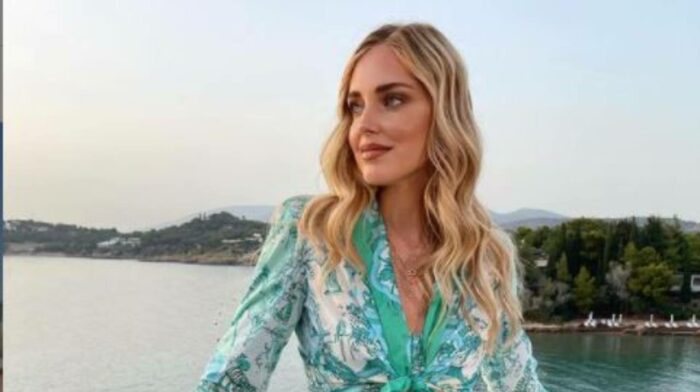 Chiara Ferragni al tramonto