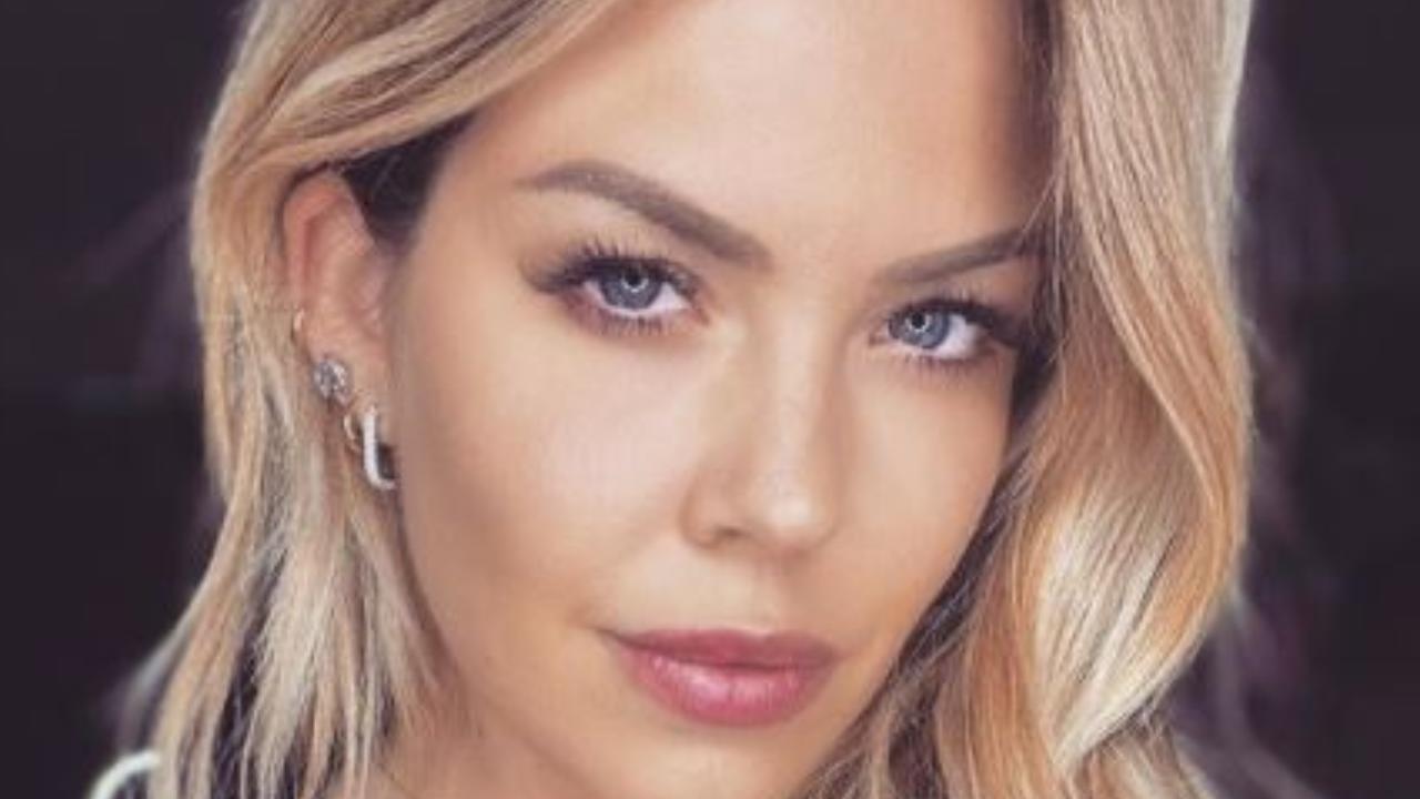 Costanza Caracciolo Inquadratura Abbondante