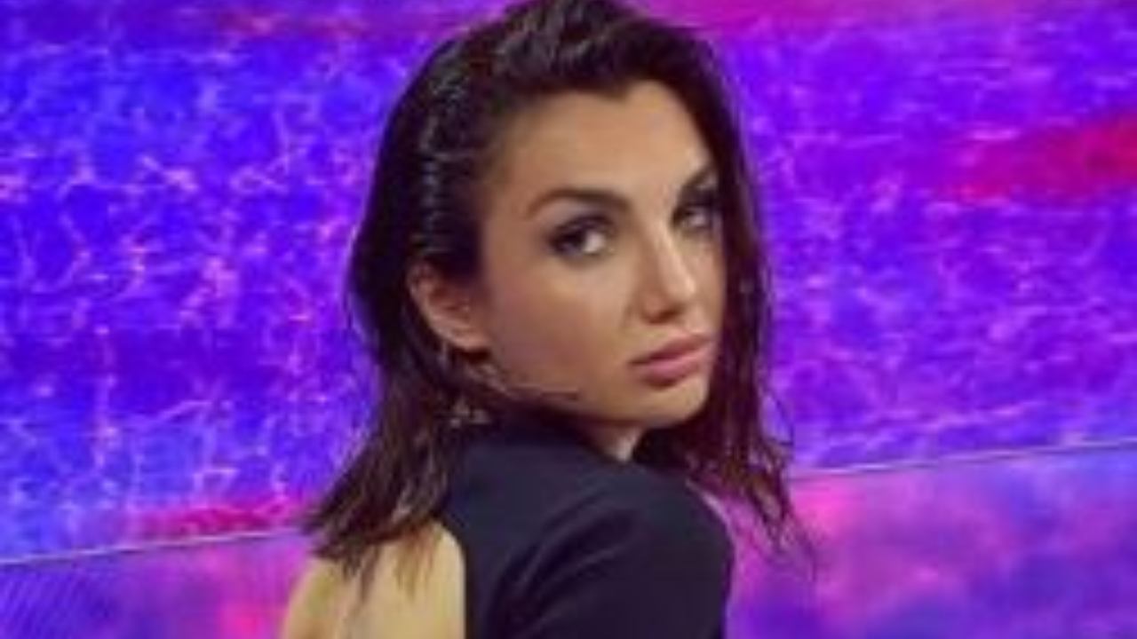 Elettra Lamborghini Critiche Opinionista Motivo