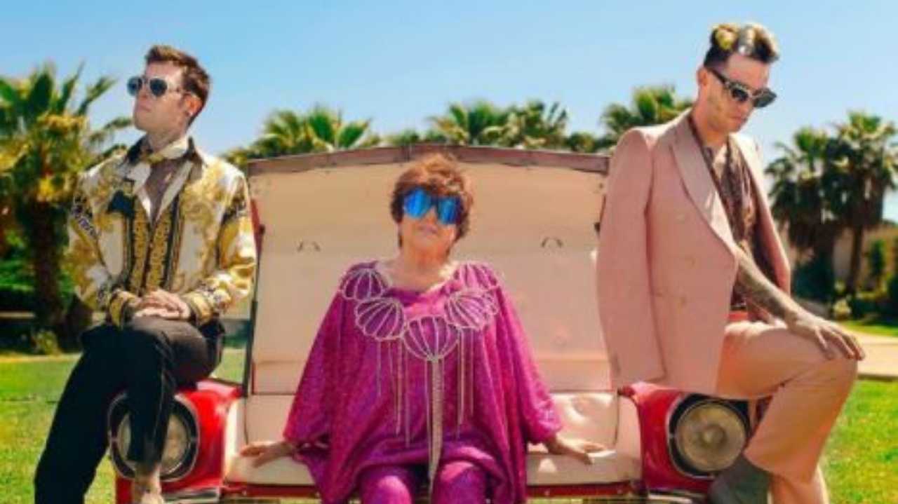 Fedez, accuse delle drag queen del video Mille