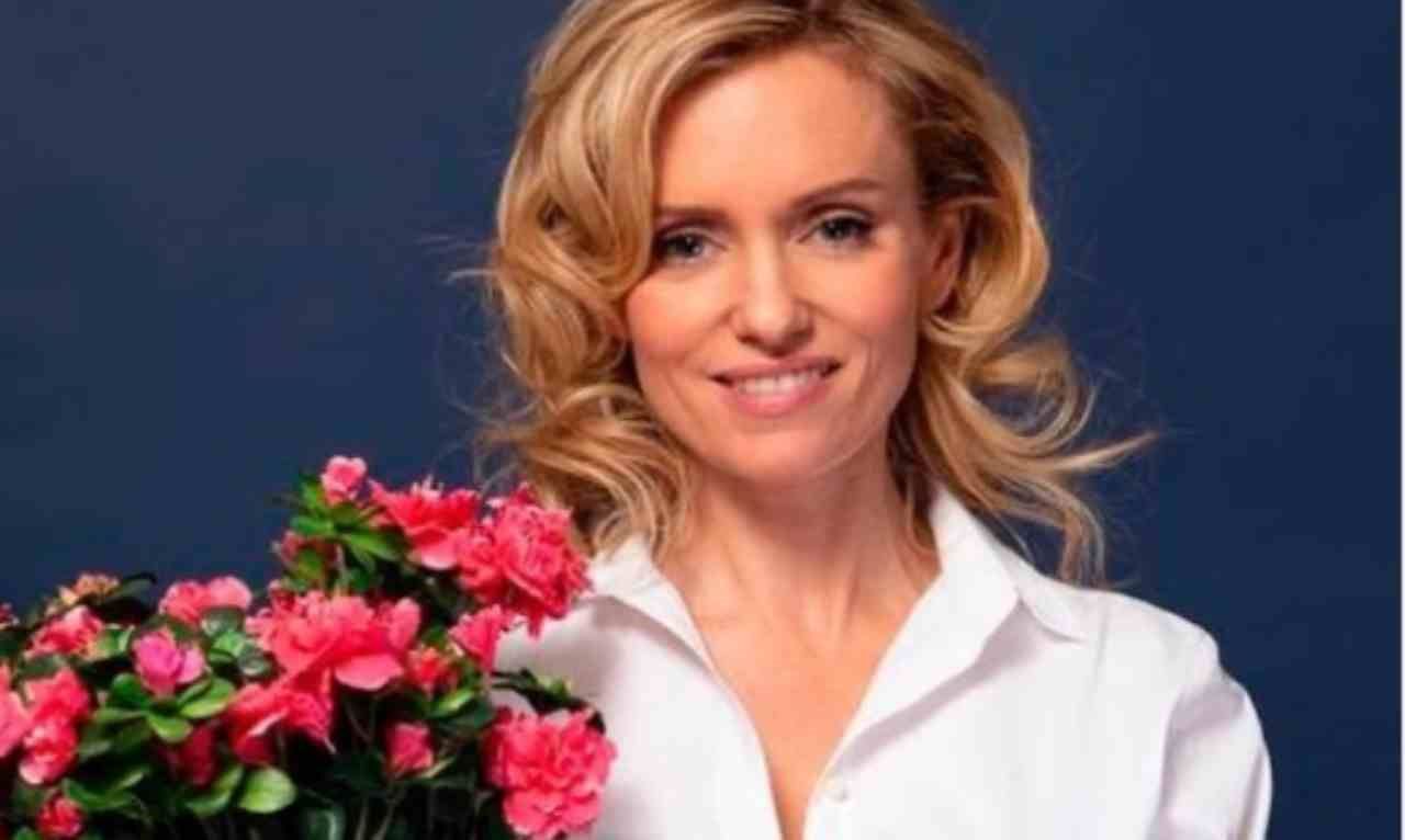 Justine Mattera sorride
