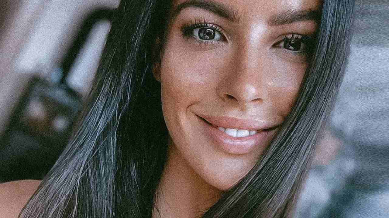 Lucia Javorcekova sorriso