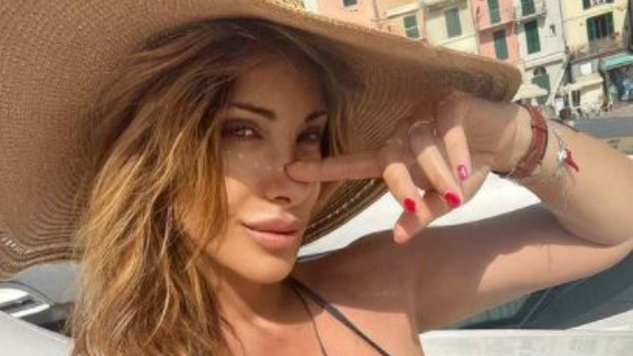 Sabrina Salerno Baciata Dal Sole Curve